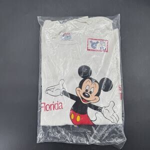 New Vintage Mickey Mouse Disney T-Shirt Disney World Resorts Single Stitch NOS